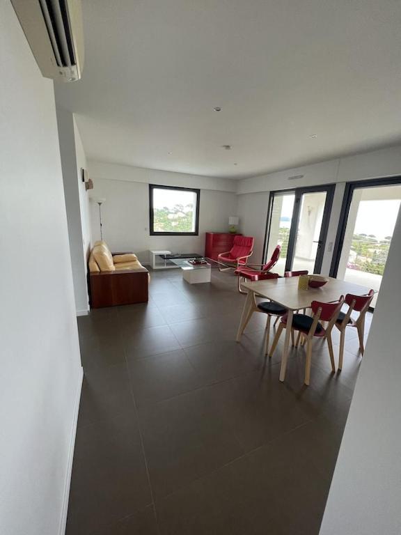 Rdc De Villa Avec Piscine Cavalaire-sur-Mer Dış mekan fotoğraf